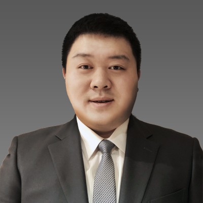 薄容励